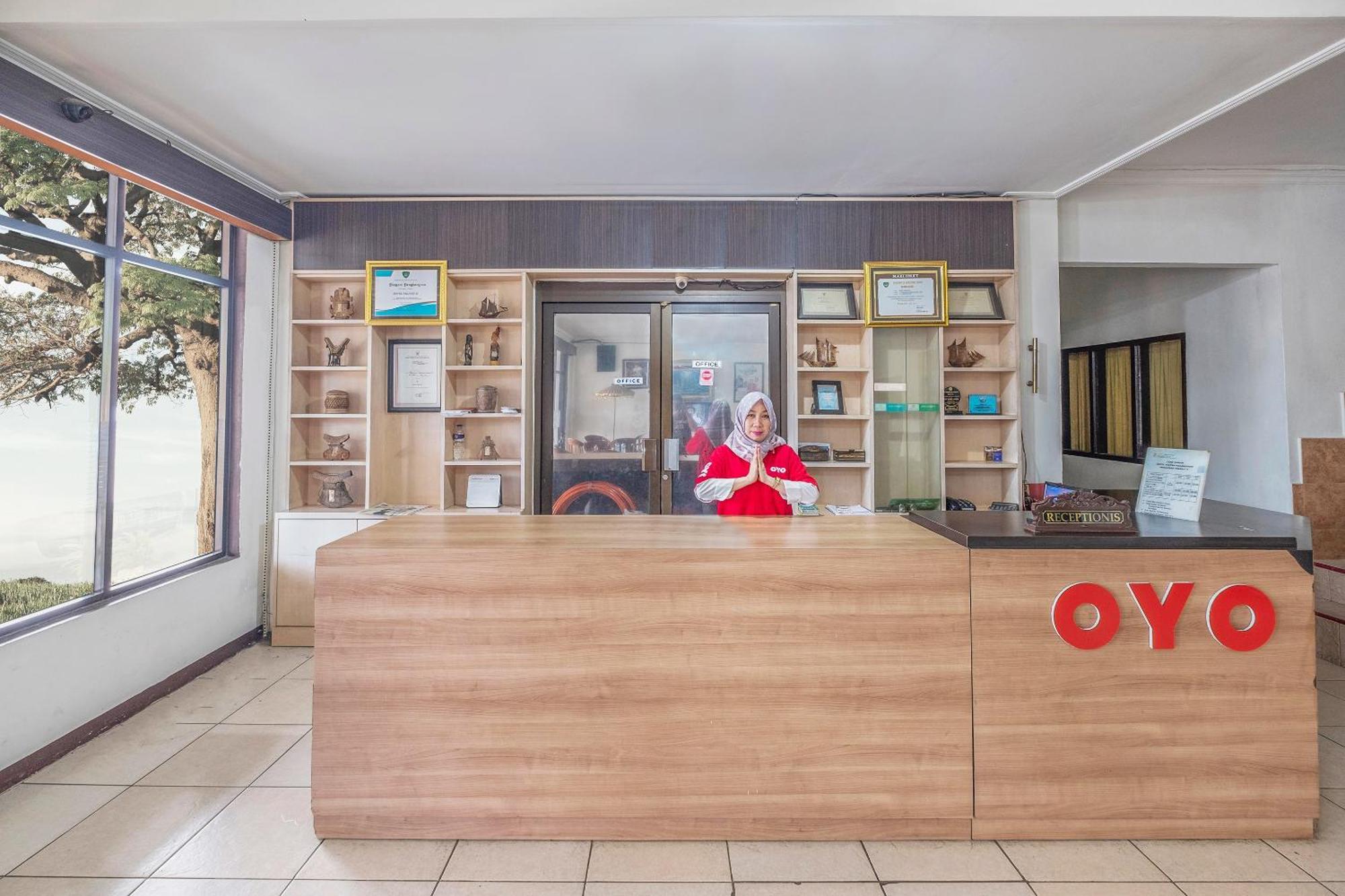 Super Oyo 2704 Hotel Transit 2 Manda Bagian luar foto