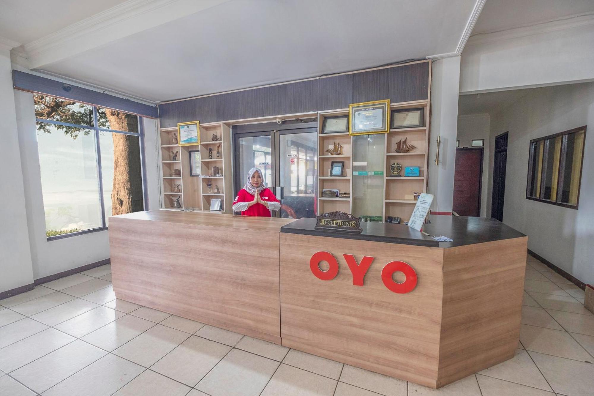 Super Oyo 2704 Hotel Transit 2 Manda Bagian luar foto