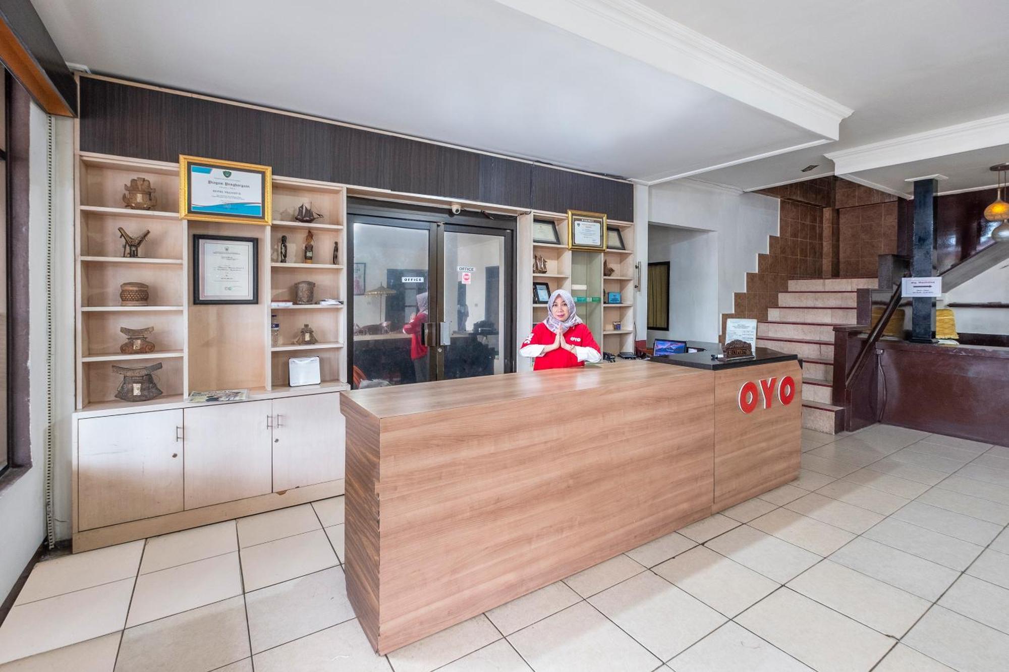 Super Oyo 2704 Hotel Transit 2 Manda Bagian luar foto